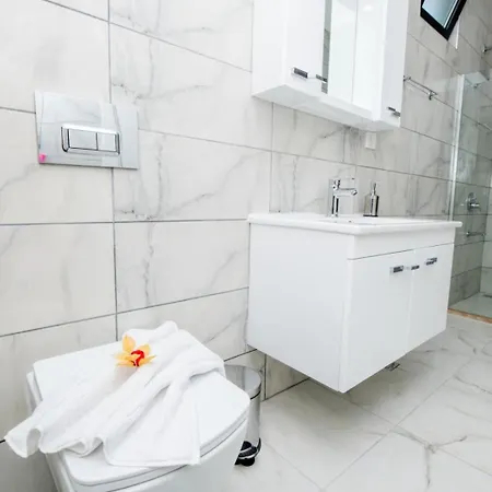 Hotel Yuecel Uezuemlue 4*