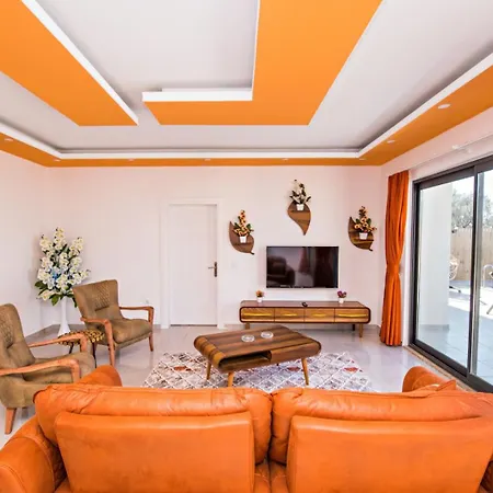 Yuecel Uezuemlue Hotel